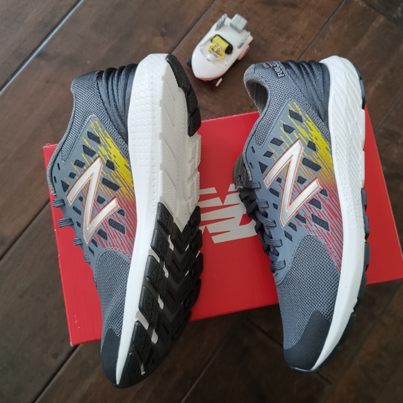 New Balance Fuelcore Urge - Picture 4 of 10